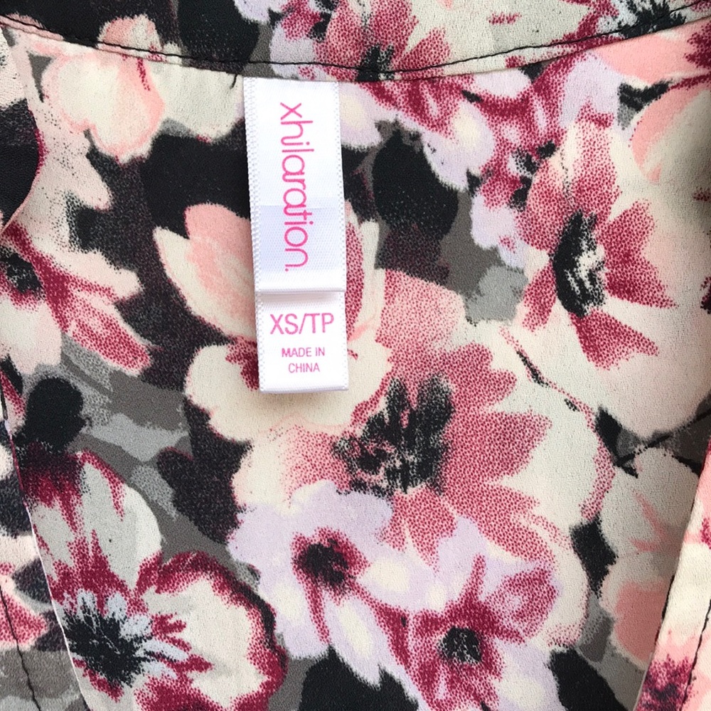 $7 MOVING SALE! Xhiliration flower dress - Picture 5 of 6